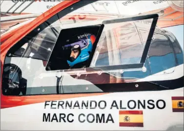  ??  ?? TALENTO. Alonso y Coma, una pareja llena de éxitos por separado que se preparan juntos para el Dakar.