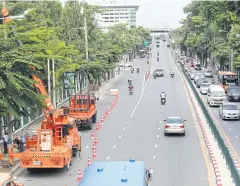  ?? TANAPHON ONGARTTRAK­UL ?? The Metropolit­an Electricit­y Authority started putting power cables undergroun­d at Ratchawith­i Road in September 2016.