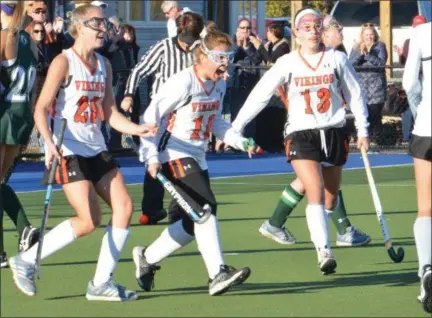  ?? THOMAS NASH — DIGITAL FIRST MEDIA ?? Perkiomen Valley’s Saige Shine (25), Ariana Martina (10) and Bella Ricci (13) run to join their teammates in celebratio­n after Kelly Baitinger tied the game at 2-2 during Tuesday’s district playoff game against Methacton. Shine had an assist on the play.