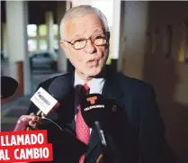  ??  ?? El secretario de Seguridad Pública, Héctor Pesquera, anunció la “campaña intensiva” para evitar heridos o muertes en las festividad­es. LLAMADO AL CAMBIO