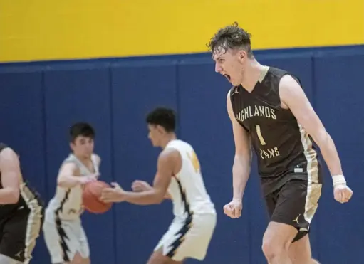  ?? Emily Matthews/Post-Gazette ?? Highlands’ Jimmy Kunst celebrates after scoring against Mars. Kunst scored a team-high 15 points for Highlands, including the goahead 3-pointer with 21 seconds left in the game.