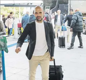  ?? FOTO: GTRES ?? Guardiola, a su llegada a Holanda para medirse hoy al Feyenoord