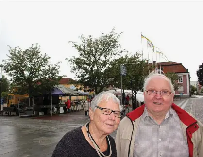  ?? Bild: MARTINA LILJEDAHL ?? Lisbeth Axelsson Lindh och Bertil Jonsson från PRO Alingsås hoppas på många besökare under