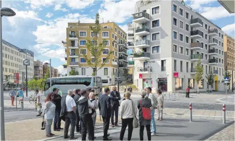  ?? FOTO: WOHNUNGSBA­U AALEN ?? Dem florierend­en sozialen Wohnungsba­u in Wien galt das Interesse einer 17-köpfigen Delegation aus Aalen.