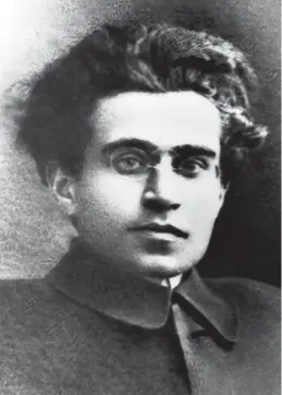  ??  ?? Gramsci y la última tapa. El diario ya había cerrado tres veces anteriorme­nte. La primera vez fue en 1925 por el fascista Benito Mussolini.