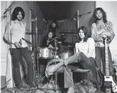  ?? ?? IMPROVISO
Deep Purple: corredores do hotel foram usados como estúdio de gravação