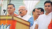  ?? HT PHOTO ?? Haryana chief minister Manohar Lal Khattar addressing a public meeting at Ladwa in Kurukshetr­a on Sunday.