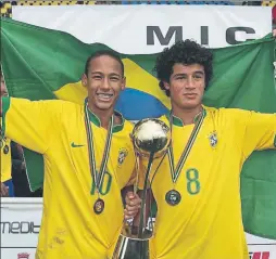  ?? FOTO: J. A. MIGUÉLEZ ?? Neymar y Coutinho fueron campeones del MIC en 2008 con Brasil