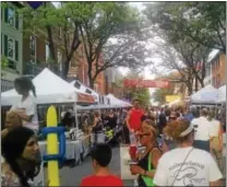  ?? FRAN MAYE — DIGITAL FIRST MEDIA ?? Tens of thousands of people flocked to the Mushroom Festival in Kennett Square over the weekend.