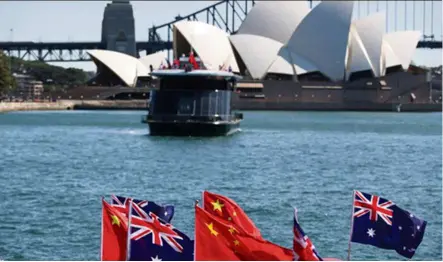  ??  ?? Getting hot Down Under: Bilateral ties are being strained as australia backs uS hostility towards China. — Global Times