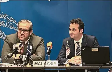  ??  ?? World Bank representa­tives: Hadad-Zervos (left) and Record at the media briefing.