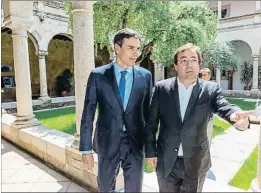  ?? JERO MORALES / EFE ?? Pedro Sánchez, ayer en Mérida con el presidente de Extremadur­a