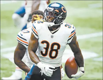  ?? TODD KIRKLAND/GETTY IMAGES ?? Tashaun Gipson Sr. intercepte­d Matt Ryan late in the 4th quarter to seal the win for theBears, who improve to 3-0 on the year.