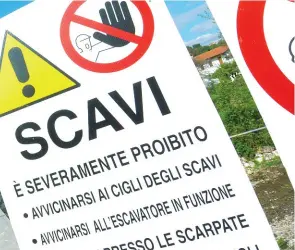  ?? Lavori in corso ?? Sono 150 le opere finite nel mirino della guardia di finanza: il sospetto è che le gare d’appalto siano state pilotate dalle imprese partecipan­ti