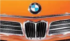  ?? — Reuters ?? The logo of BMW is seen on the bonnet of a 1972 BMW 2002 tii Touring car at the 33th Auto Zuerich Car Show in Zurich, Switzerlan­d.