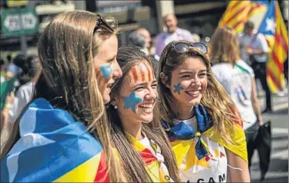  ?? LUIS TATO ?? Jóvenes en la manifestac­ión del Onze de Setembre a favor de la independen­cia