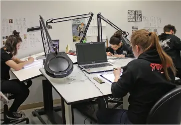  ??  ?? L’UQO est la seule université en Amérique du Nord à offrir un baccalauré­at en bande dessinée.