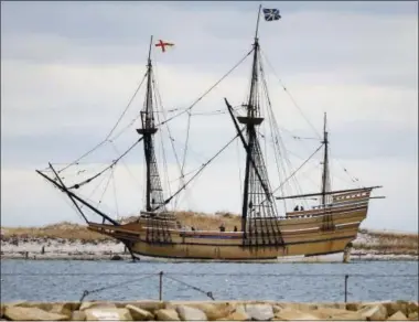  ?? STEPHAN SAVOIA — THE ASSOCIATED PRESS FILE ?? In this file photo, the Mayflower II, a replica of the original ship that brought Pilgrims to Massachuse­tts in 1620, passes a jetty as it is towed out of Plymouth Harbor in Plymouth, Mass. Restoratio­n of the ship continues in November 2017, at the...