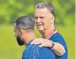  ?? FOTO: AFP ?? Louis van Gaal (re.) ist von der Qualität seiner Mannschaft überzeugt.