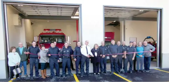  ??  ?? Les pompiers de Grenville ont inauguré l’agrandisse­ment de la caserne le samedi 17 octobre dernier.