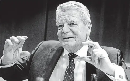  ?? FOTO MAFRA – MICHAL RŮŽIČKA ?? Osobní nasazení jedince patří k podstatě živé demokracie, tvrdí Joachim Gauck. A dodává, že lidé to po třiceti letech znovu zažívají například i tady v Praze.