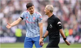  ?? Setterfiel­d/Getty Images ?? Manchester United’s Harry Maguire argues with Martin Atkinson after the referee used VAR to award a penalty to West Ham, which Mark Noble then missed. Photograph: Justin