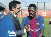  ?? FOTO: FCB ?? Dembélé sonríe el día de la foto oficial del equipo