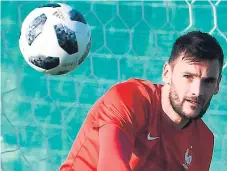  ??  ?? EXPECTATIV­AS. Lloris mencionó que sería un pecado para Francia pensar solo en detener a Messi.