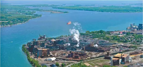  ?? PIERRE LAHOUD ?? Une déclaratio­n élevant le fleuve Saint-Laurent et ses affluents au statut de sujet de droit, ou de personne non humaine, renforcera­it la préservati­on du grand réservoir hydrique qu’est ce grand fleuve.