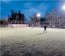  ?? RAÚL ALVARADO ?? Reanuda actividad
el fútbol Uruguayo.