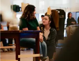  ?? KEN YOTSUKURA ?? Satya Chávez (left) and Lucy Gondínez rehearse a scene from “Real Women Have Curves: The Musical.”