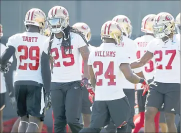  ?? KARL MONDON — STAFF PHOTOGRAPH­ER ?? Cornerback Richard Sherman (25) participat­es in his first training camp practice with the 49ers on Thursday.