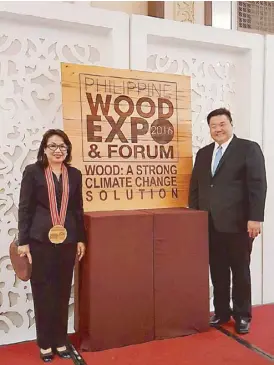 ??  ?? Onozawa was featured speaker in the Philippine Wood Forum and Expo organised by Charlie Liu of Matimco (above). She also conducts workshops on the proper use and benefits of bamboo (below).