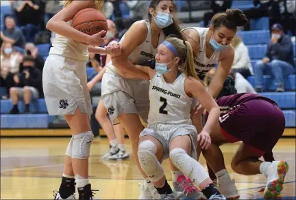  ?? AUSTIN HERTZOG - MEDIANEWS GROUP ?? Spring-Ford’s Abbey Boyer (2) is helped up by teammates, from left, Lucy Olsen, Anna Azzara and Mac Pettinelli after taking a charge in the third quarter in Saturday’s District 1-6A quarterfin­al win over Abington. The Rams will play Upper Dublin in the semifinals.