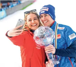  ?? GEPA ?? Stefan Kraft mit Frau Marisa beim Saisonfina­le in Planica