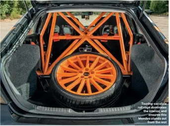  ??  ?? Touring-car style roll cage dominates the interior, and ensures this Mondeo stands out from the rest