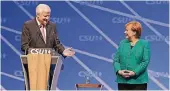  ?? FOTO: GETTY ?? Fast wieder wie früher: CSU-Chef Horst Seehofer und die Kanzlerin gestern in Nürnberg.