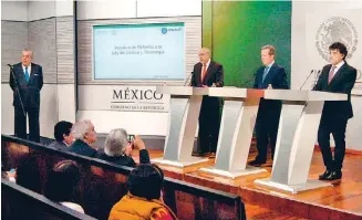  ??  ?? El titular del Conacyt, Enrique Cabrero Mendoza, destacó los beneficios de la propuesta.