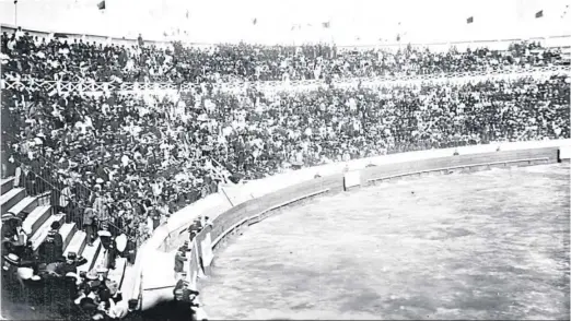  ?? ARCHIVO ?? La plaza de toros de Cádiz de 1862, situada en el flanco de San Nicolás del Campo del Sur, escenario de la última tarde en el ruedo de Gapar Melchor Díaz.