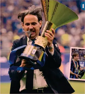  ?? AFP, GETTY, ANSA ?? 1
1 Simone Inzaghi, 48 anni, con il trofeo dei campioni d’Italia 2 Inzaghi festeggia il successo con il suo staff 3 Barella fa la “doccia” al suo tecnico con lo champagne