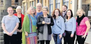  ??  ?? Visit Debi Gliori with members of the public at Rutherglen Library