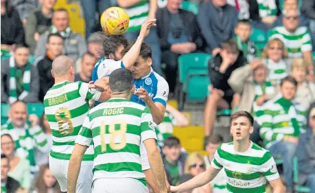  ?? Picture: SNS Group ?? St Johnstone’s Murray Davidson, second from left, clashed with team-mate Aaron Comrie.