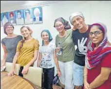  ?? HT PHOTO ?? The French family at a Mumbai gurdwara during floods.