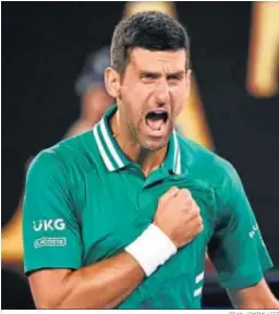  ?? DEAN LEWINS / EFE ?? Djokovic festeja con rabia su triunfo ante Fritz.