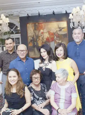  ??  ?? Asian Cultural Council board members Jaime Ponce de Leon, Ernest Escaler (chairman), Ching Cruz, Malu Gamboa-Lindo, Rajo Laurel, guests Maisol and Josie Joya Baldovino, Maribel Ongpin (president). On the wall is Joya’s painting.