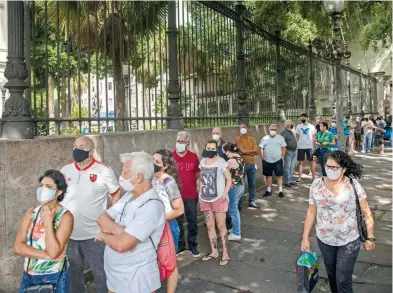  ?? /AFP ?? Brasil aprobó el uso de la vacuna Janssen, de dosis única, la cuarta autorizada en el país