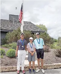  ??  ?? Jolo Magcalayo (left) with fellow golfers during the 2018 JGS Golf Pride State College Series.