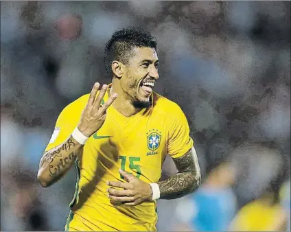  ?? FOTO: AP ?? Paulinho celebra su ‘hat trick’ con Brasil ante Uruguay Marcó tres goles en el 1-4 del pasado 24 de marzo rumbo a Rusia 2018