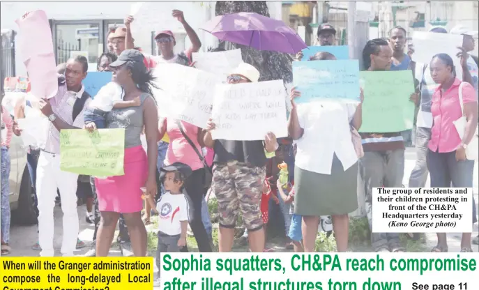  ?? (Keno George photo) ?? The group of residents and their children protesting in front of the CH&PA Headquarte­rs yesterday