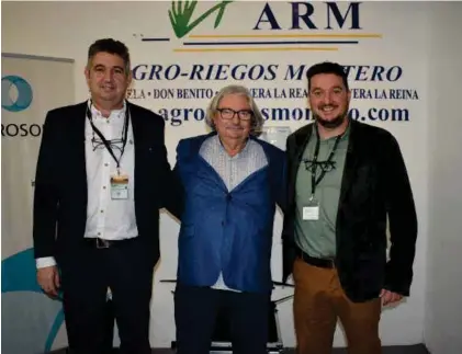  ?? EL PERIÓDICO ?? Roberto, Gregorio y Goyo Montero, en su stand de Agroexpo.